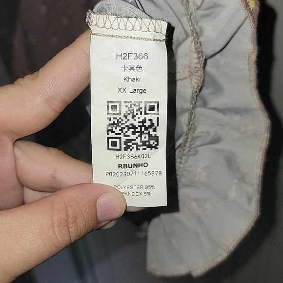 Puff Sleeve Romper - Picture 10 of 13